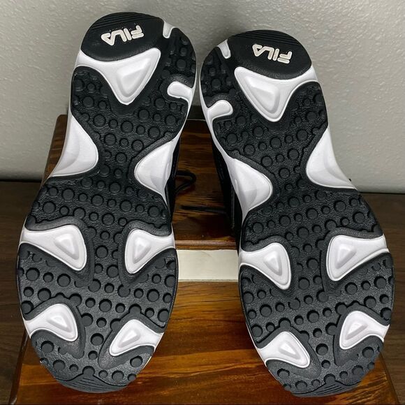NWOT Fila Ray Tracer Chunky Sneakers Black and White Size 7 - Picture 9 of 10